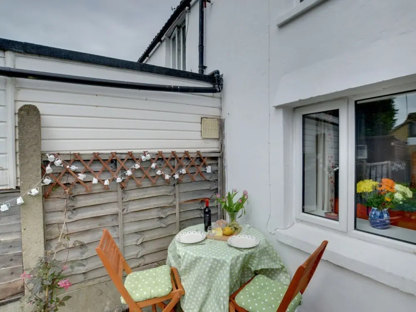 Cozy Holiday Home in Hythe Kent With Garden