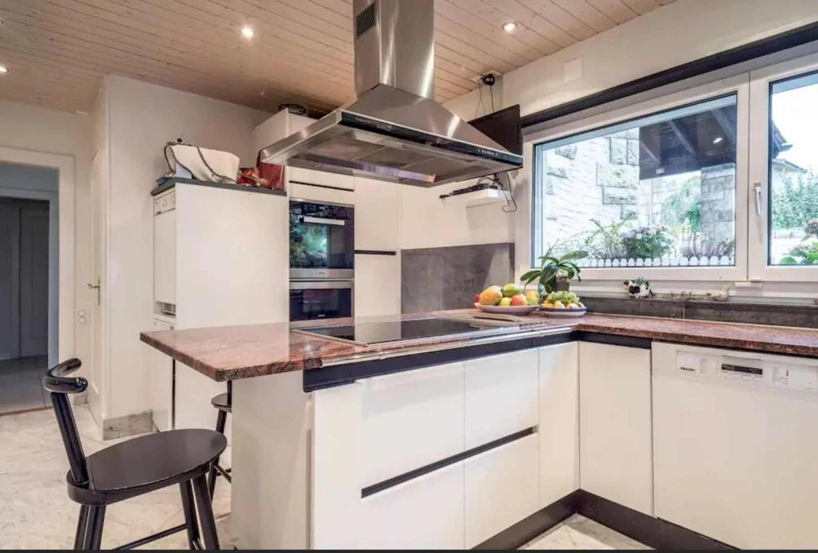 EPFL 3BD The Lake Villa in St Sulpice