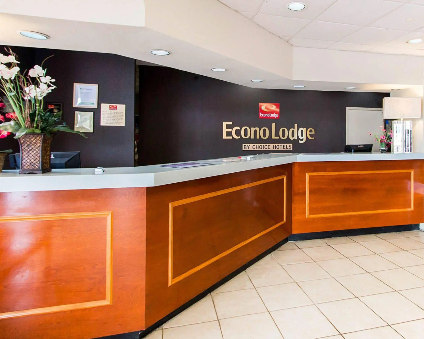 Econo Lodge Savannah Gateway I-95