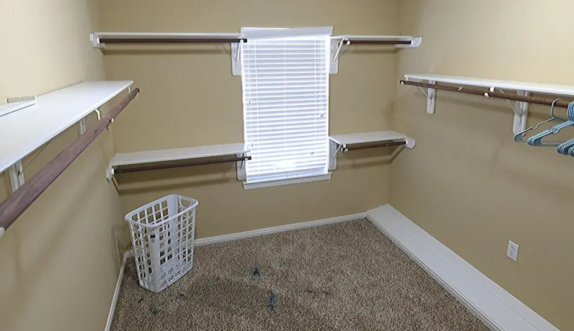 6Bdrm 3.5Bath 14Beds - 2 Story Houston