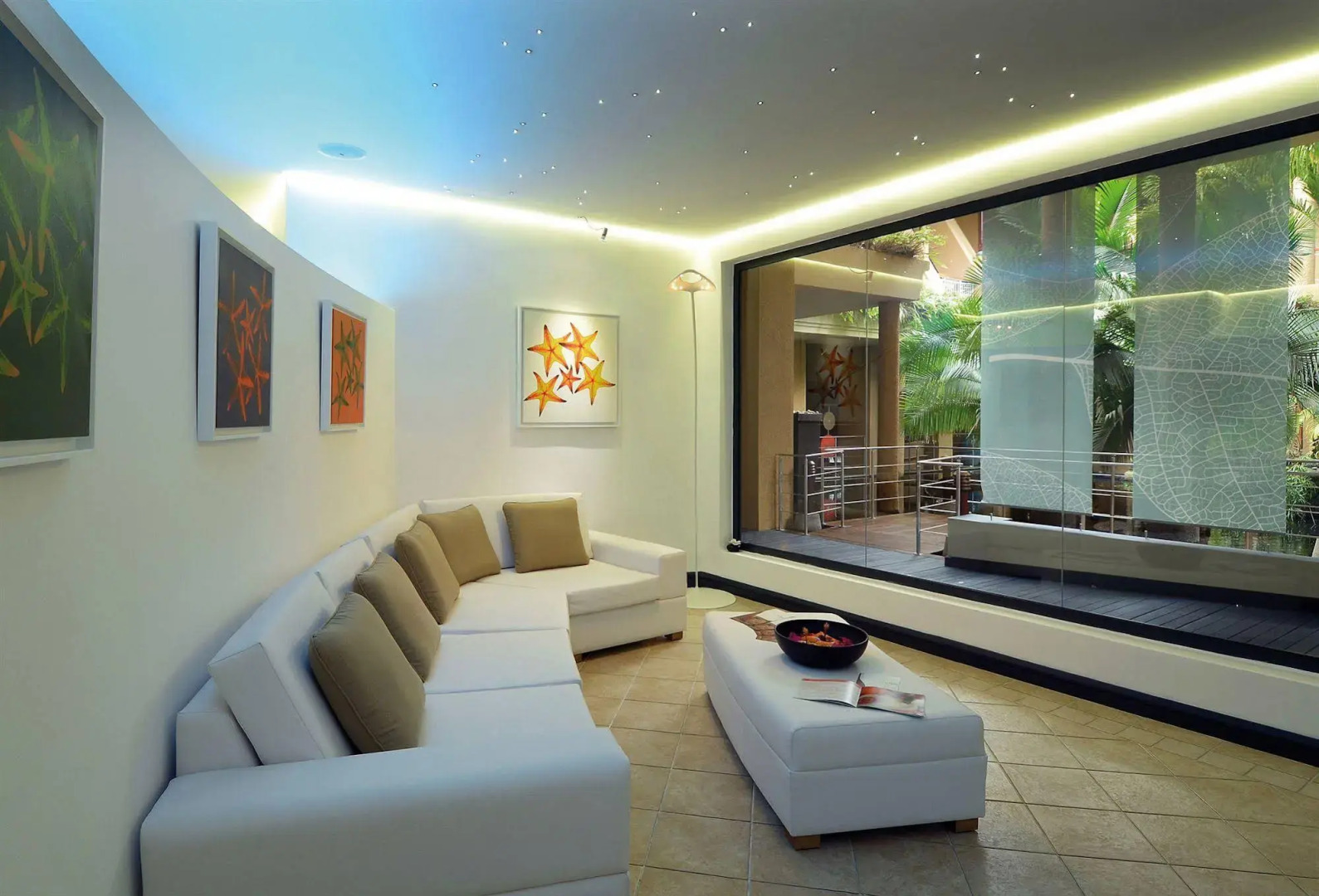 Victoria Beachcomber Resort & Spa