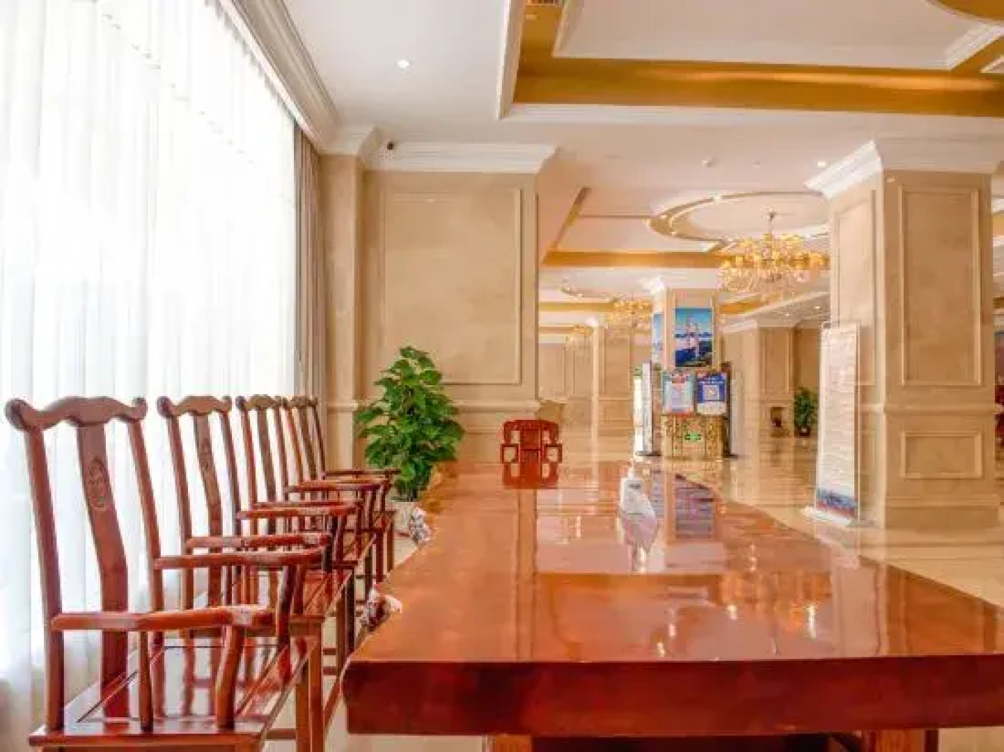 Vienna Hotel (Fengshan)