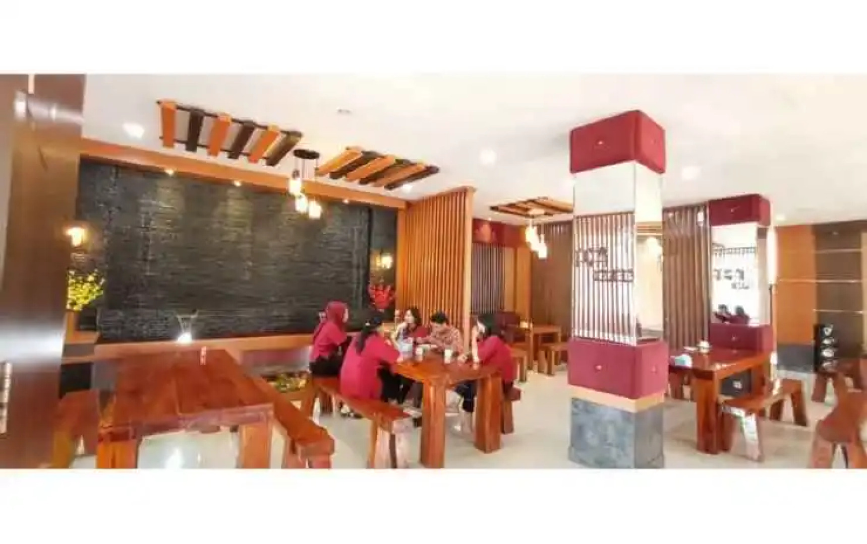 Galaxy Inn Hotel Baubau