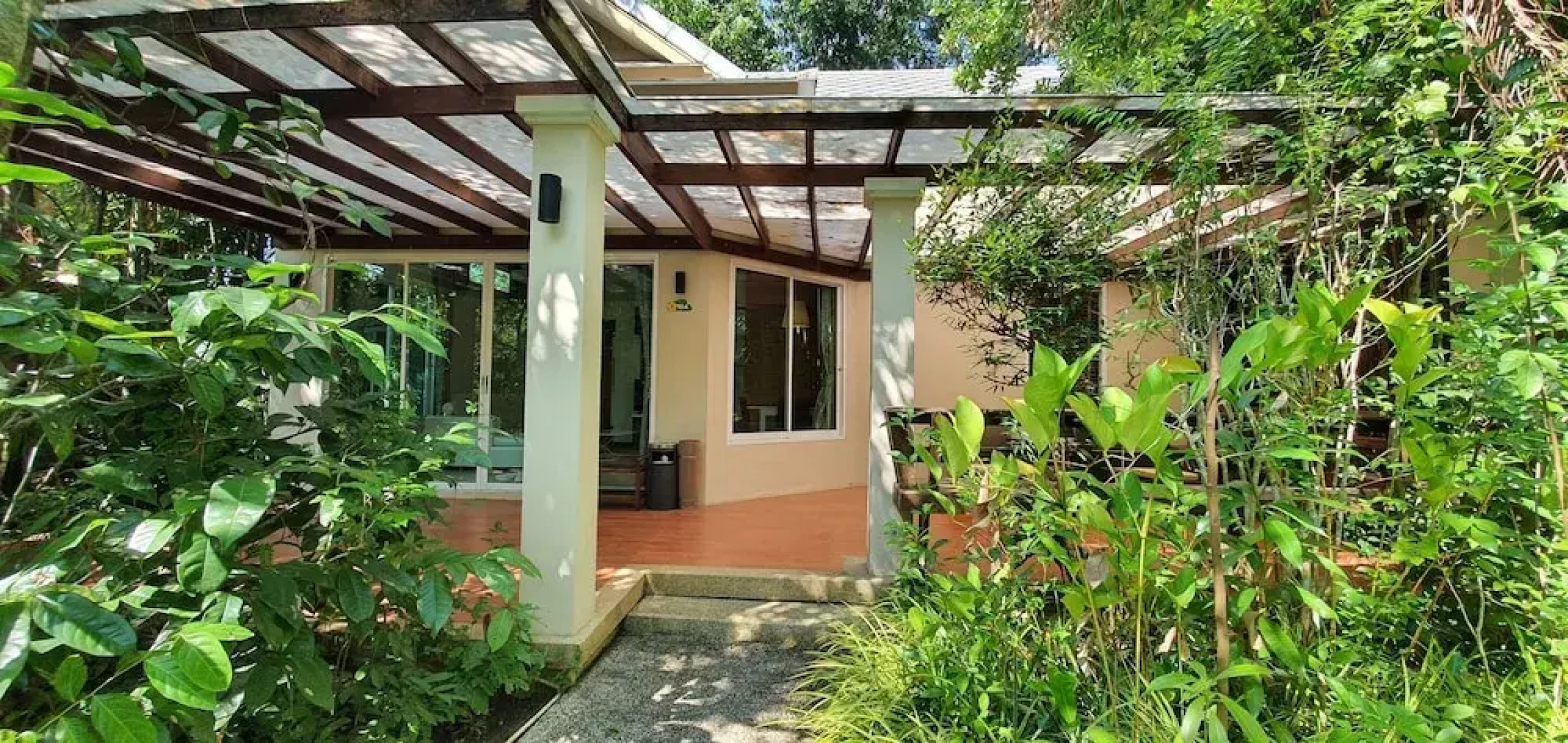 Tachawan Resort & Restaurant