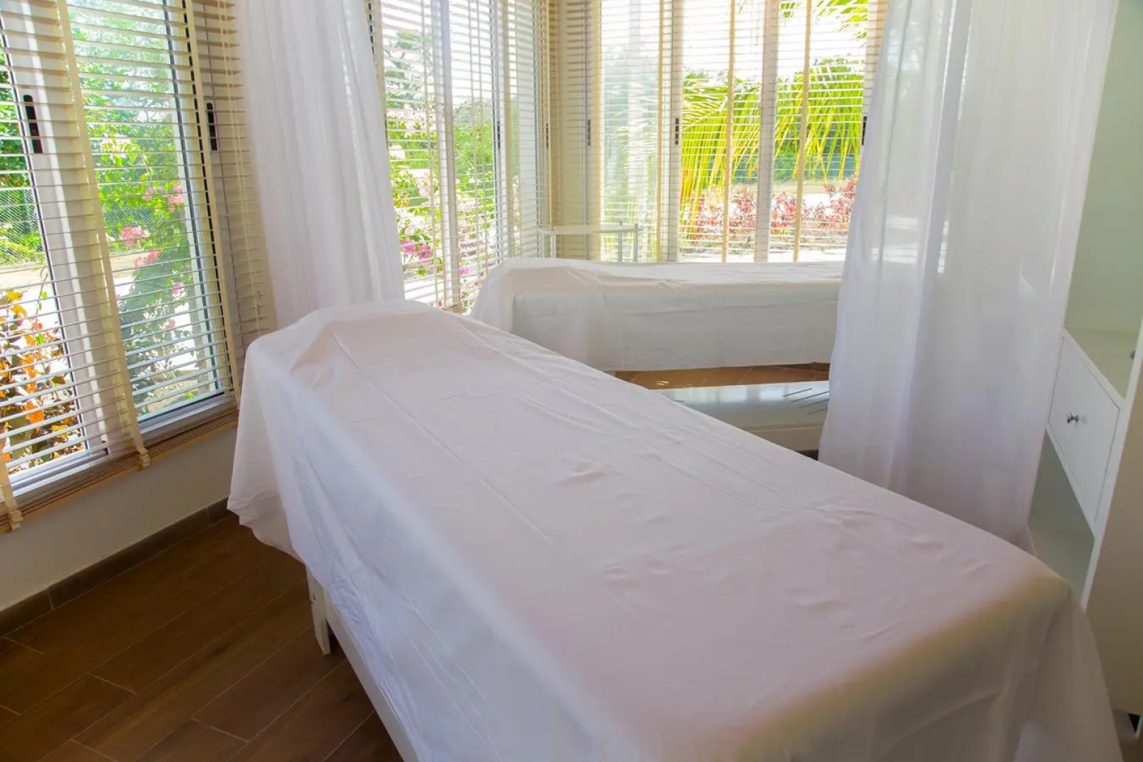 Gran Muthu Almirante Beach