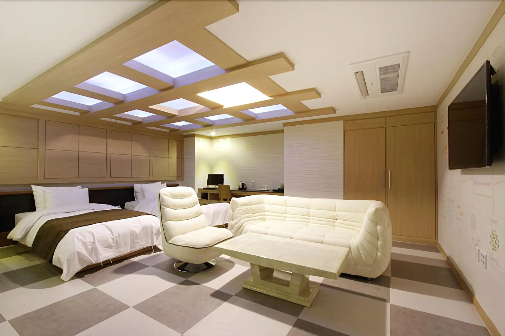 Orsay Business Hotel