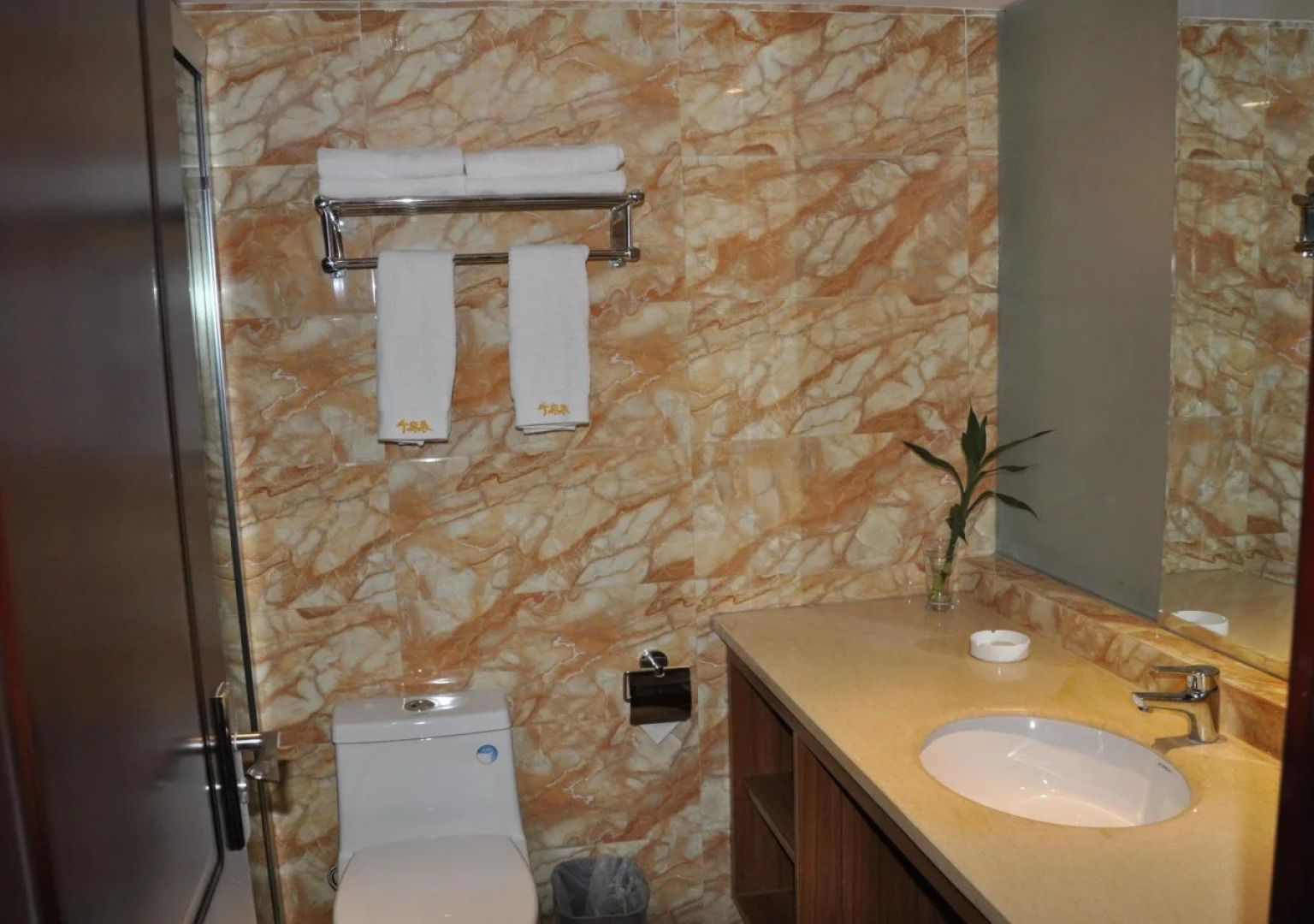 Da Zhen Hotel (Previously: Qian Lv Chen Hotel Da Zhen)