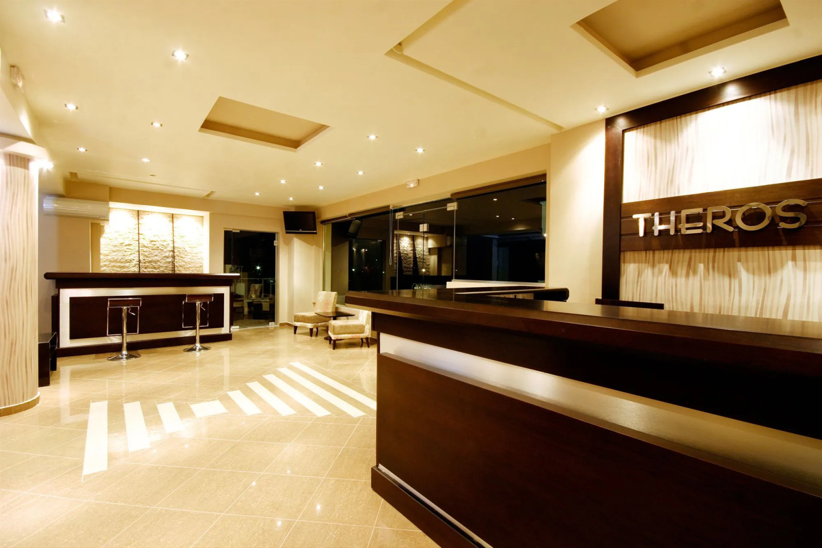 Theros Hotel