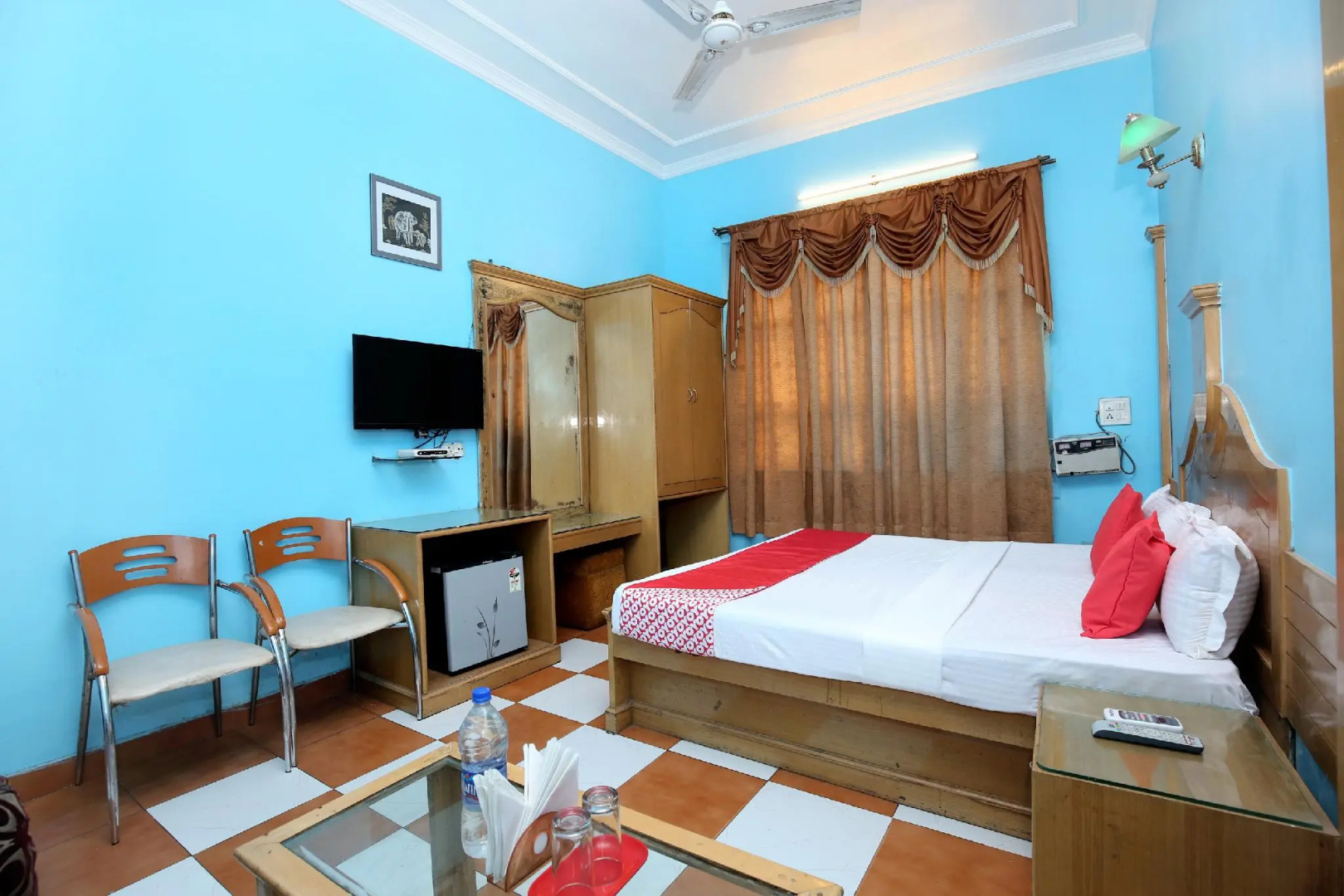 OYO 17430 Gulshah Hotel