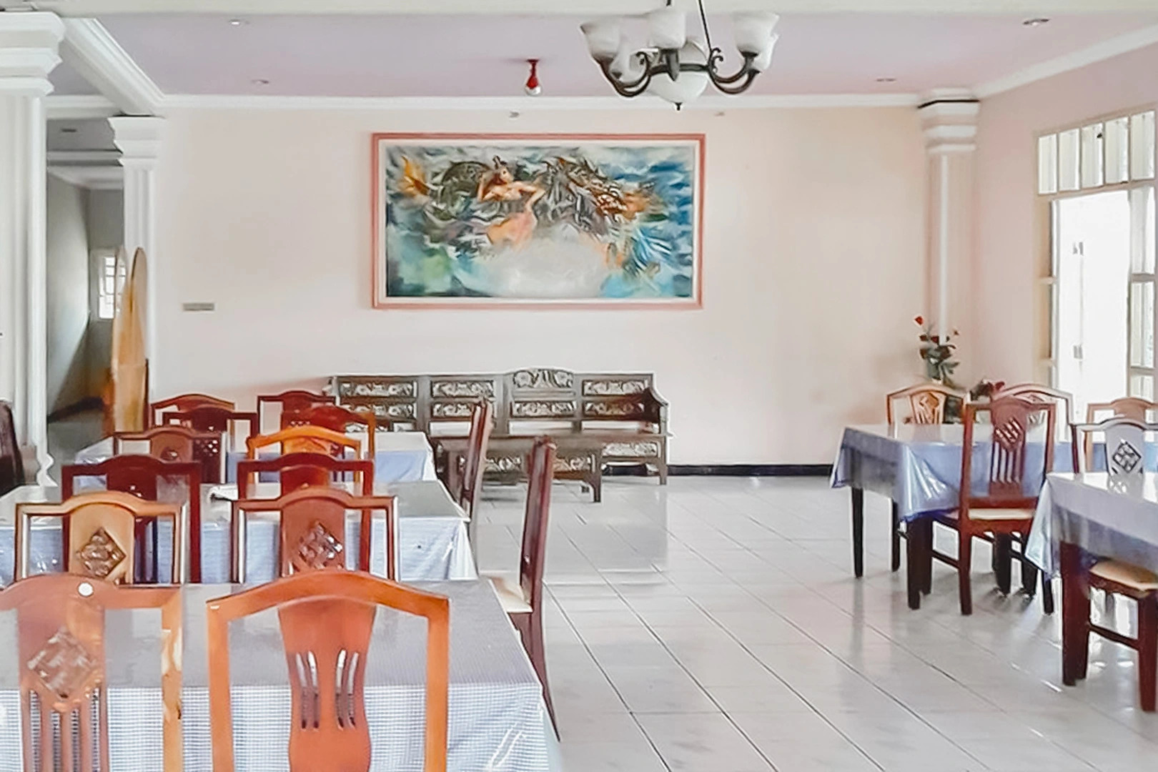 Urbanview Hotel Mahkota Pantai Pelabuhan Ratu by RedDoorz