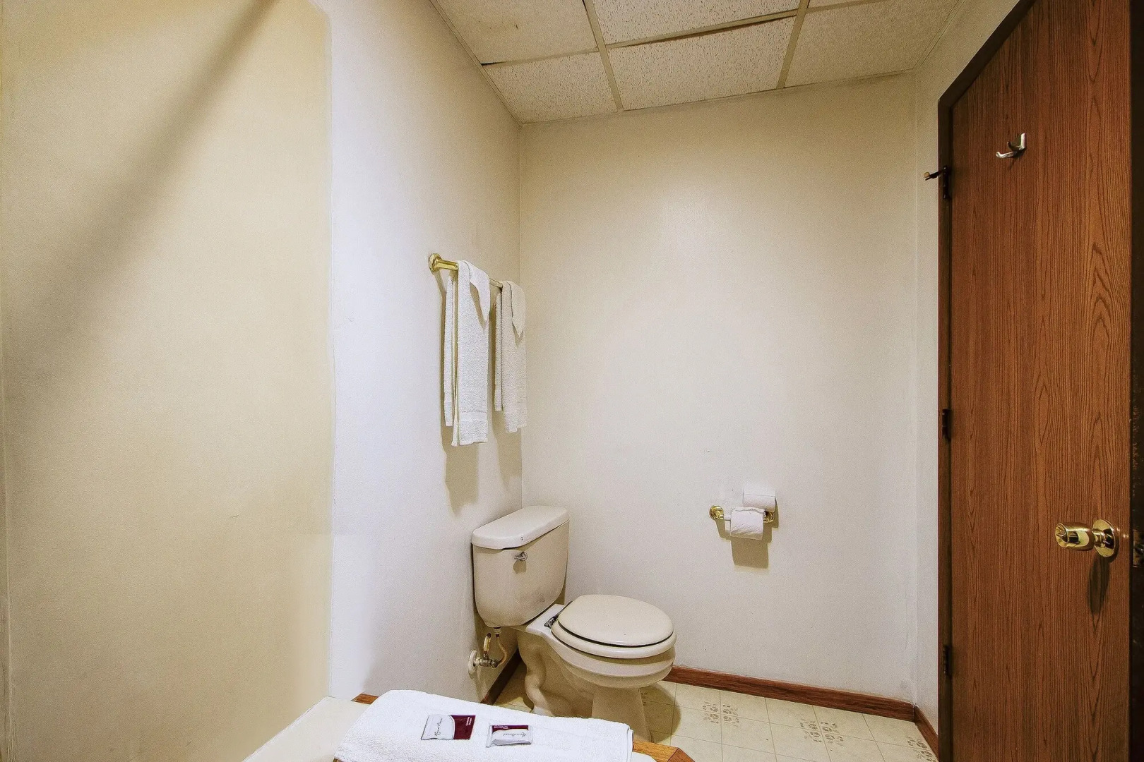 OYO Hotel Chapmanville Inn, WV - Hwy 119