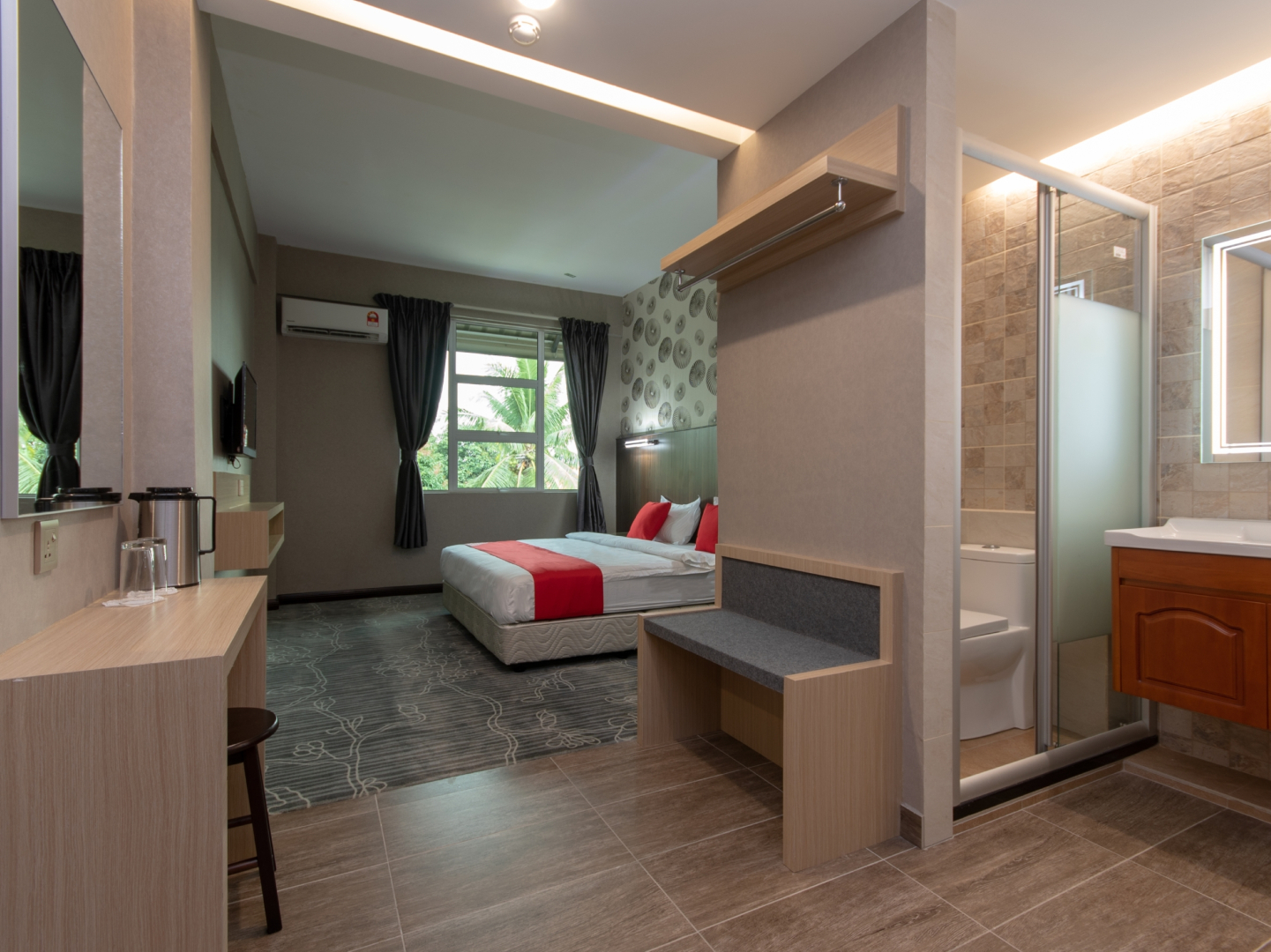 OYO 89375 Regent Hotel