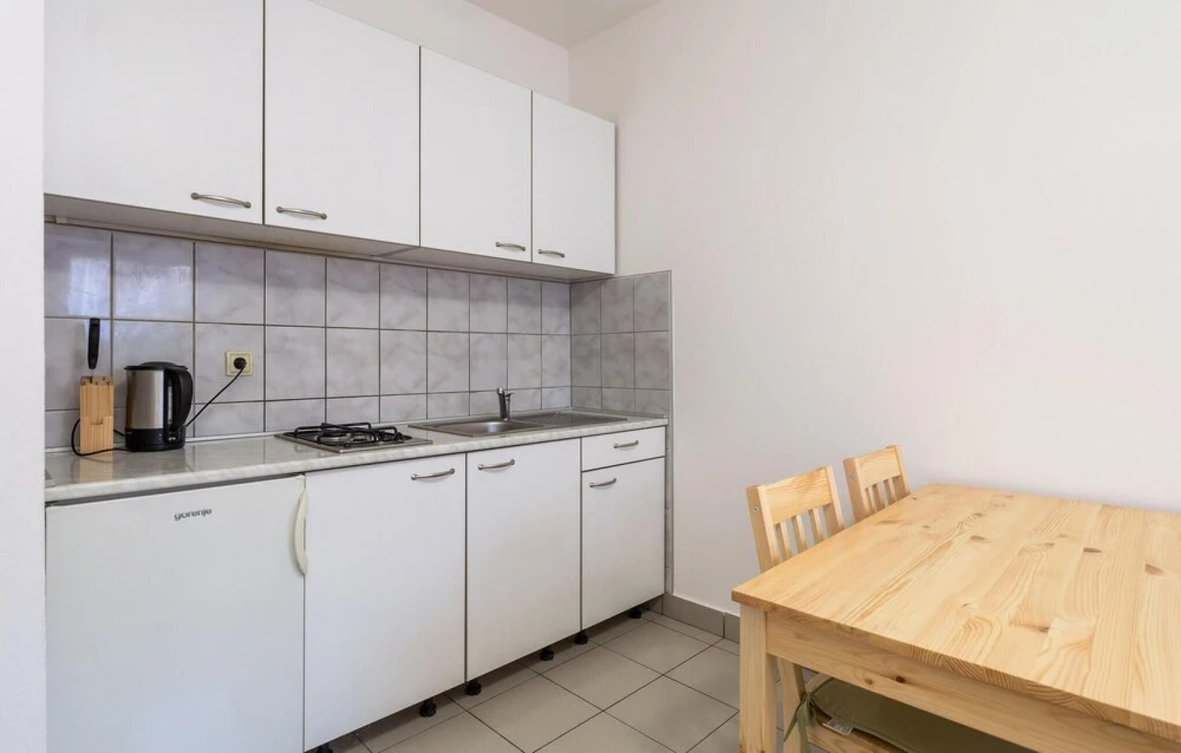 Beautiful Apartment in Prizna With Wifi and 3 Bedrooms