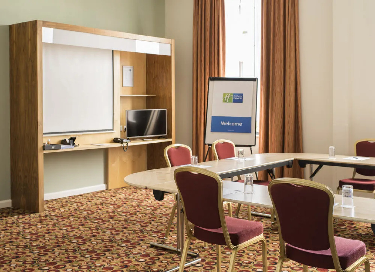 Holiday Inn Express Antrim - M2 Jct1