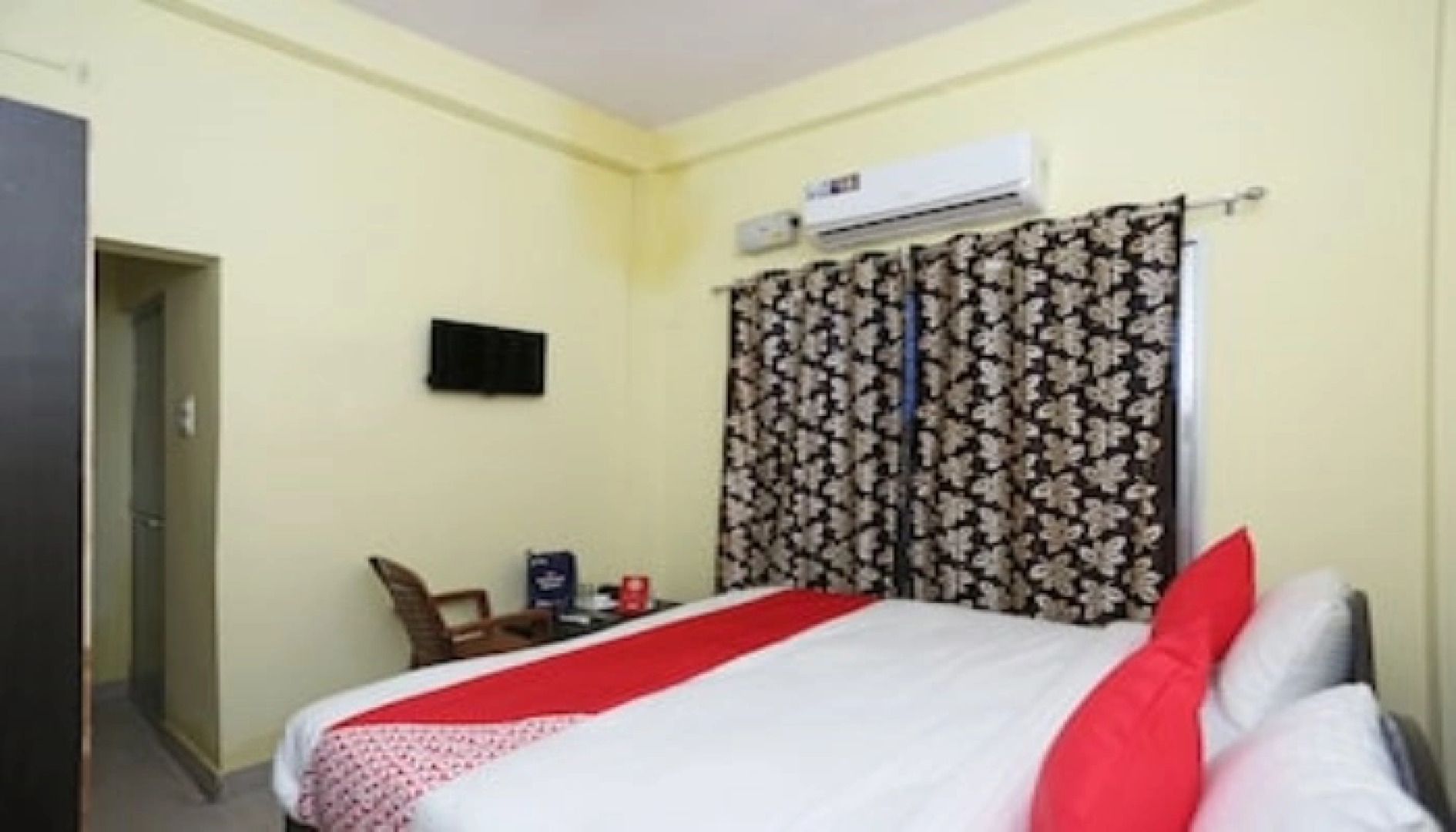 OYO 16386 Tapasya Palace