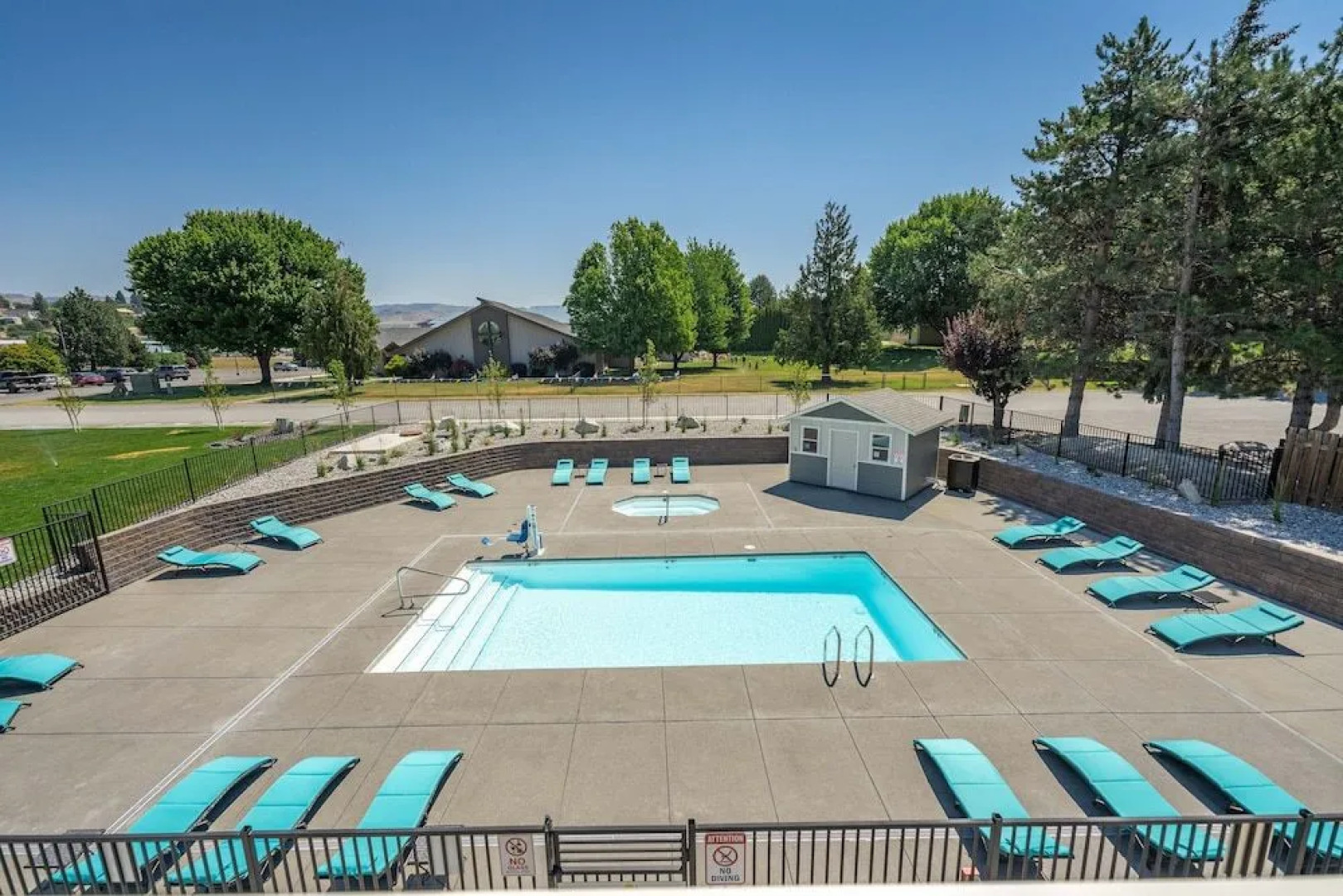 The Lodge Lake Chelan