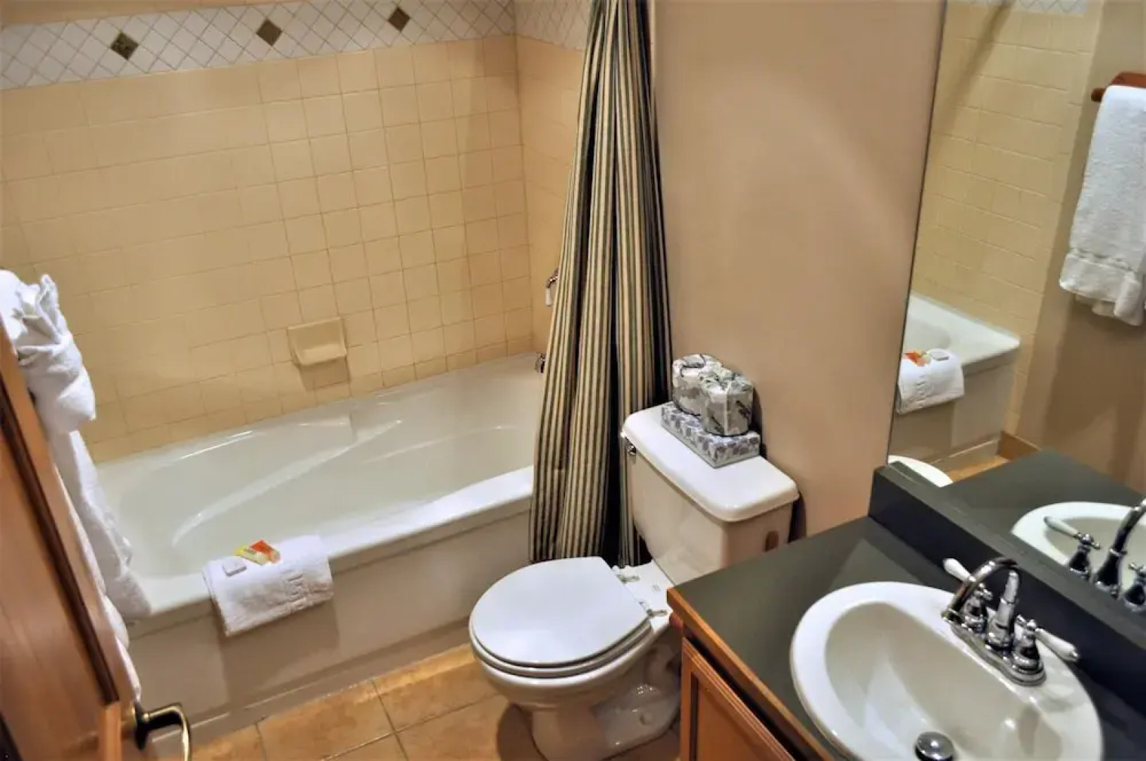 Arapahoe Lodge 1 Bed 2 Bath Aljd