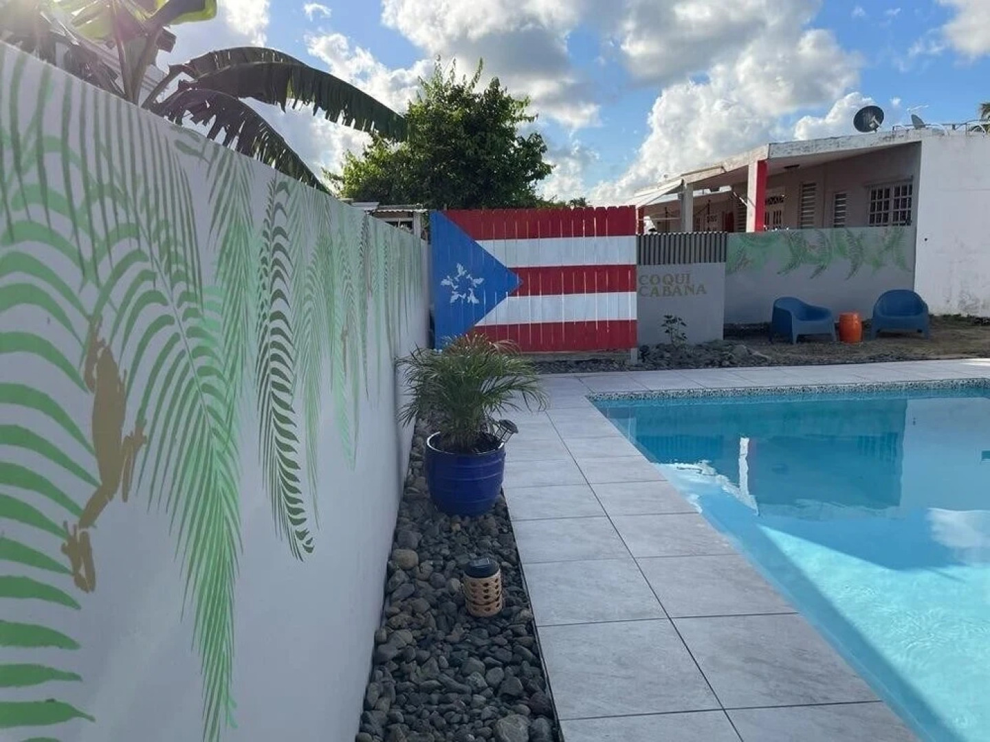 Walk to Beach or Swim in the Pool, 4 Bedrooms 4 Home by Redawning