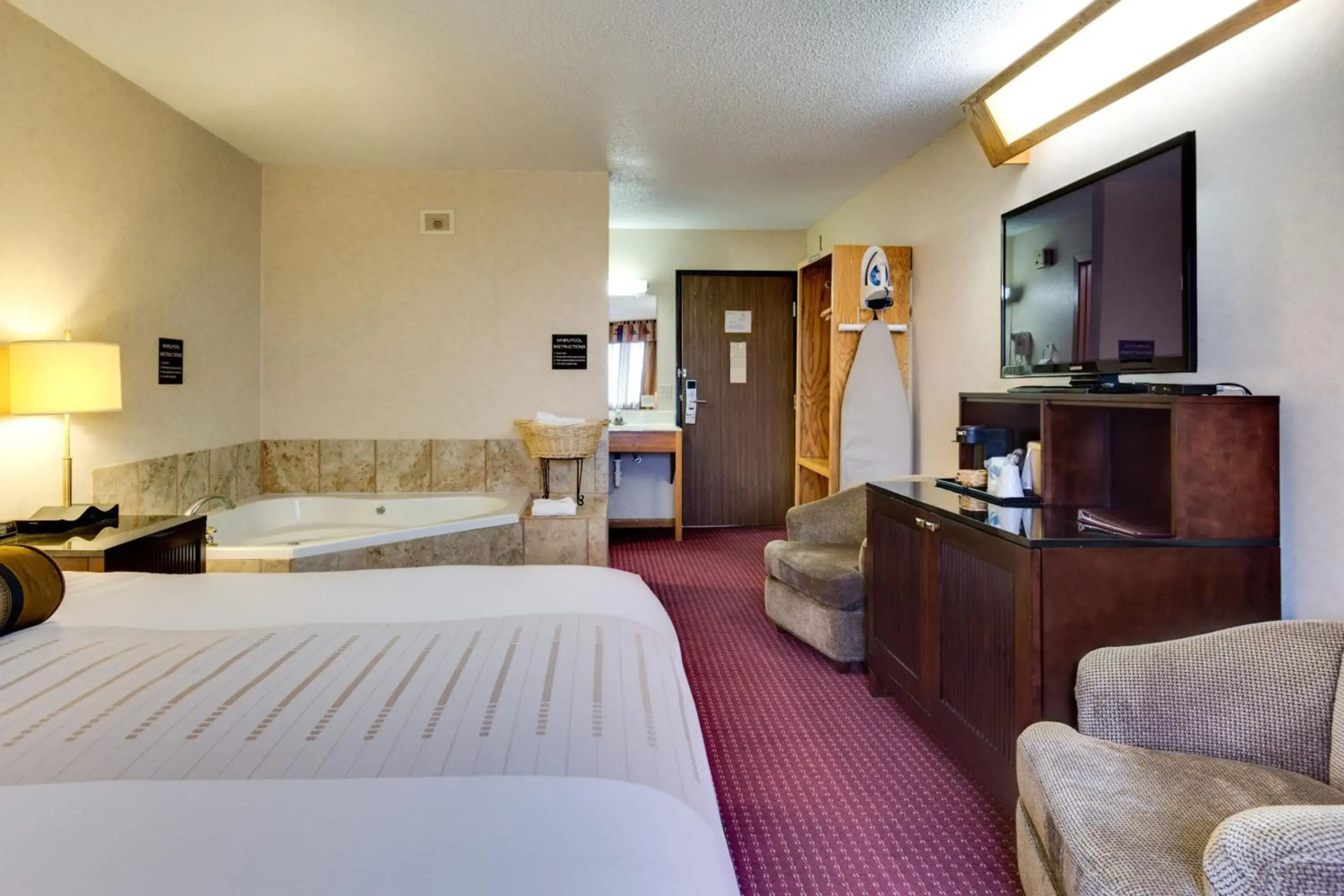 Fireside Inn & Suites