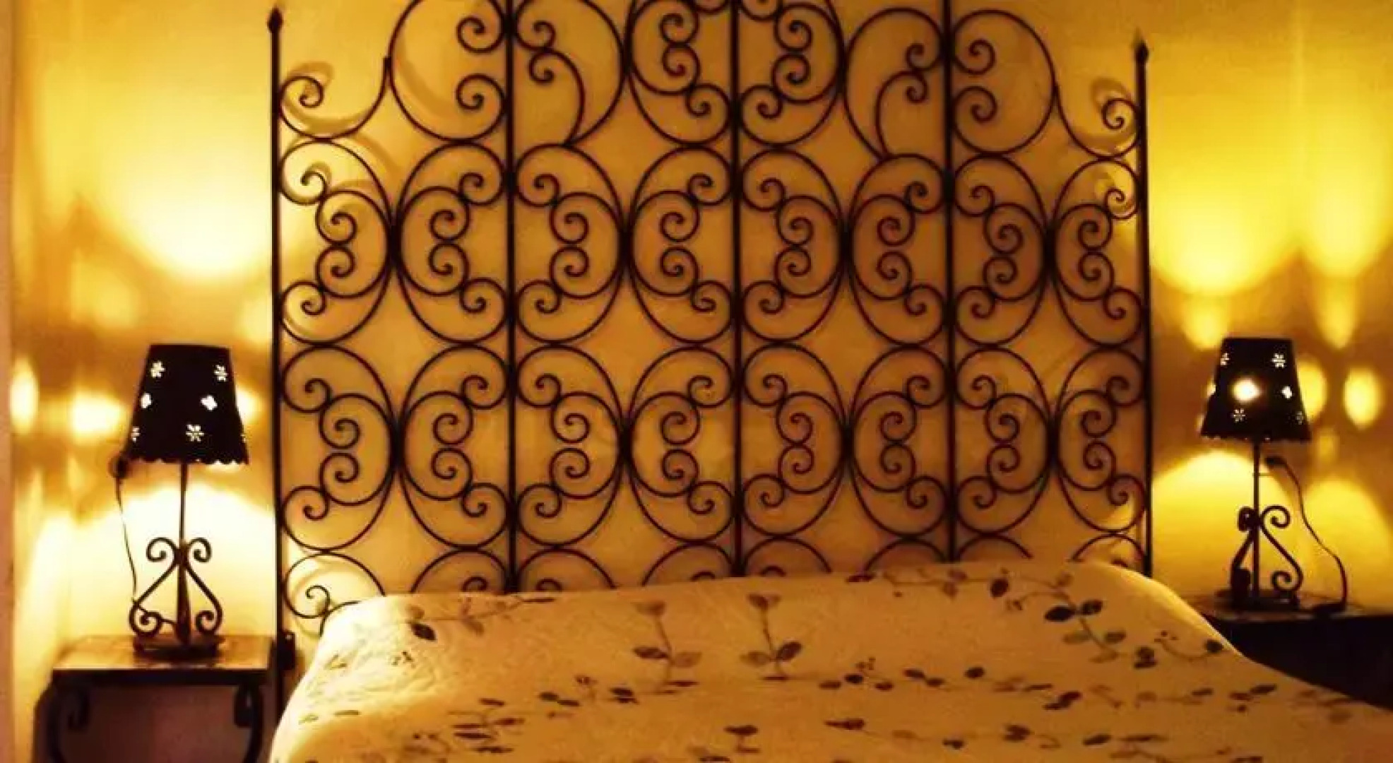 La Maison aux Volets Bleus