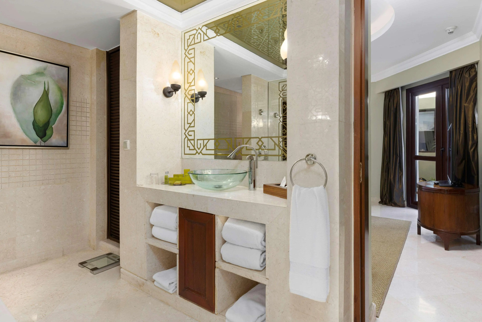 Hilton Luxor Resort & Spa