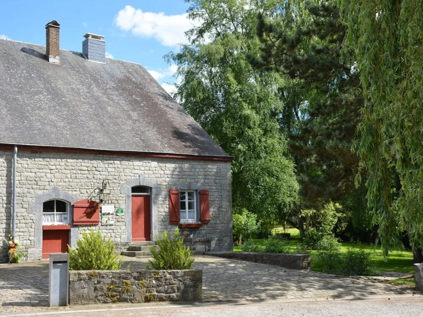 Large Holiday Home in Ambly With Garden