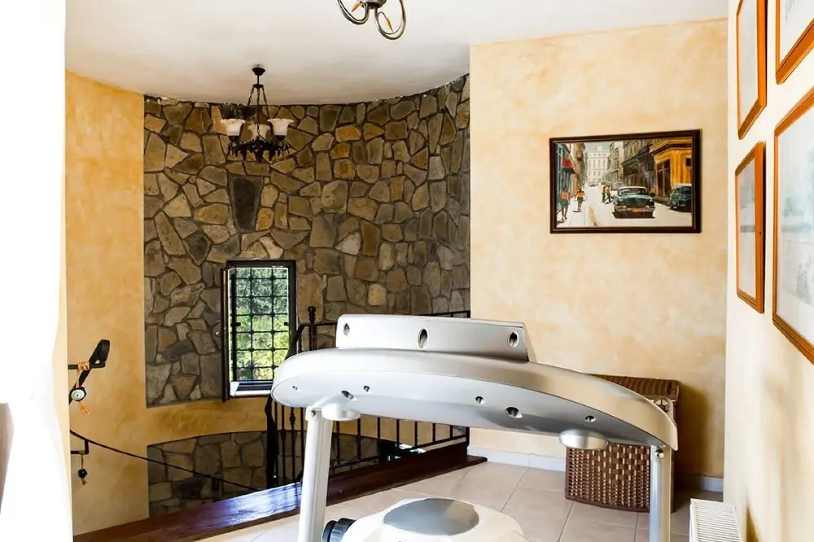 Important Group Villa Costa