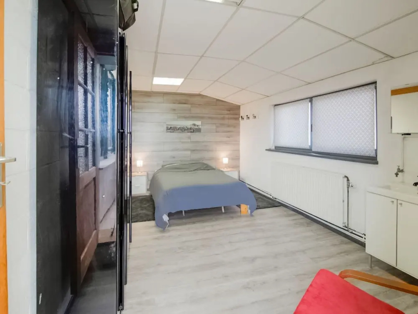 Cottage in Vaux-sur-sure With Garden