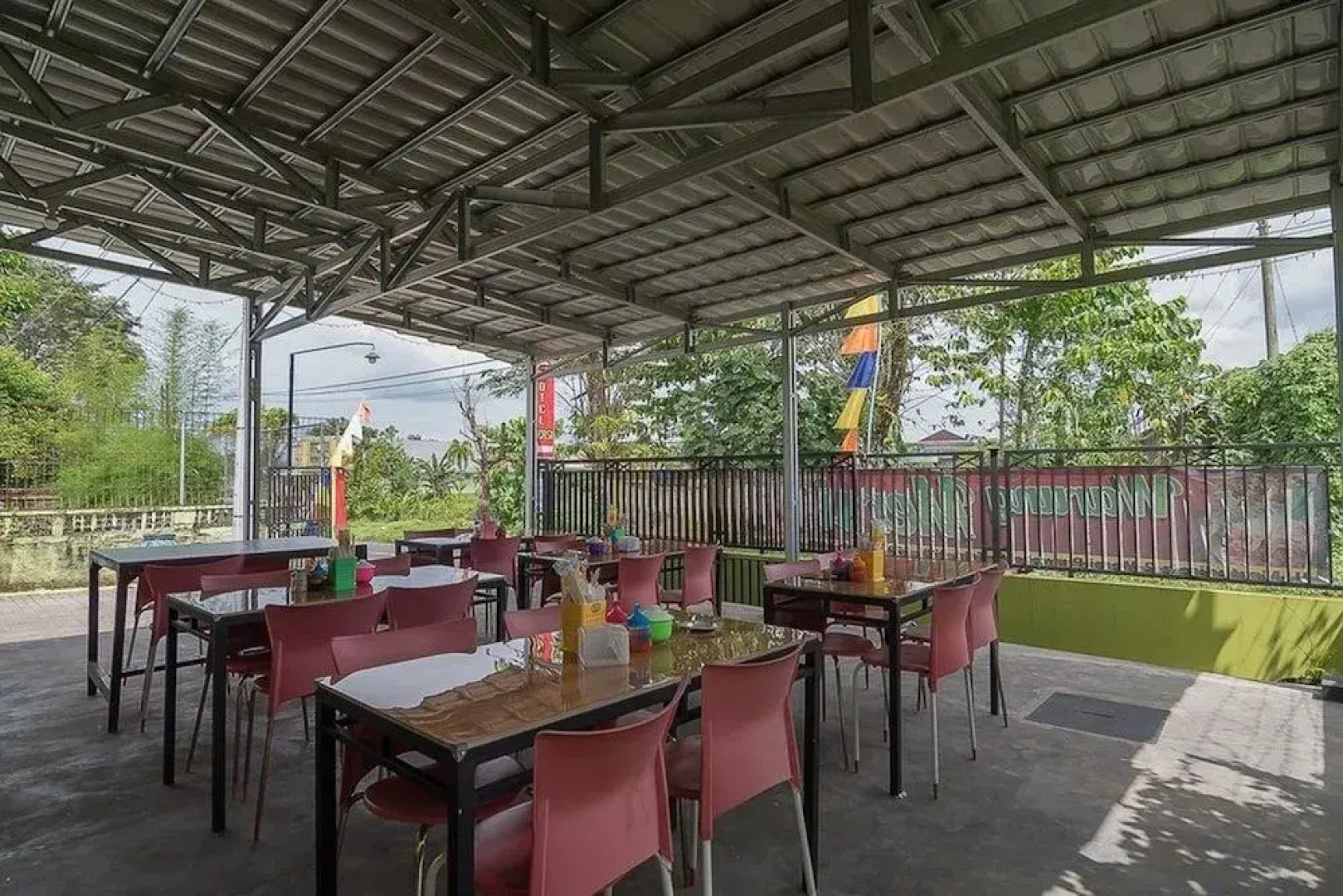 RedDoorz near Kampus UMP Purwokerto