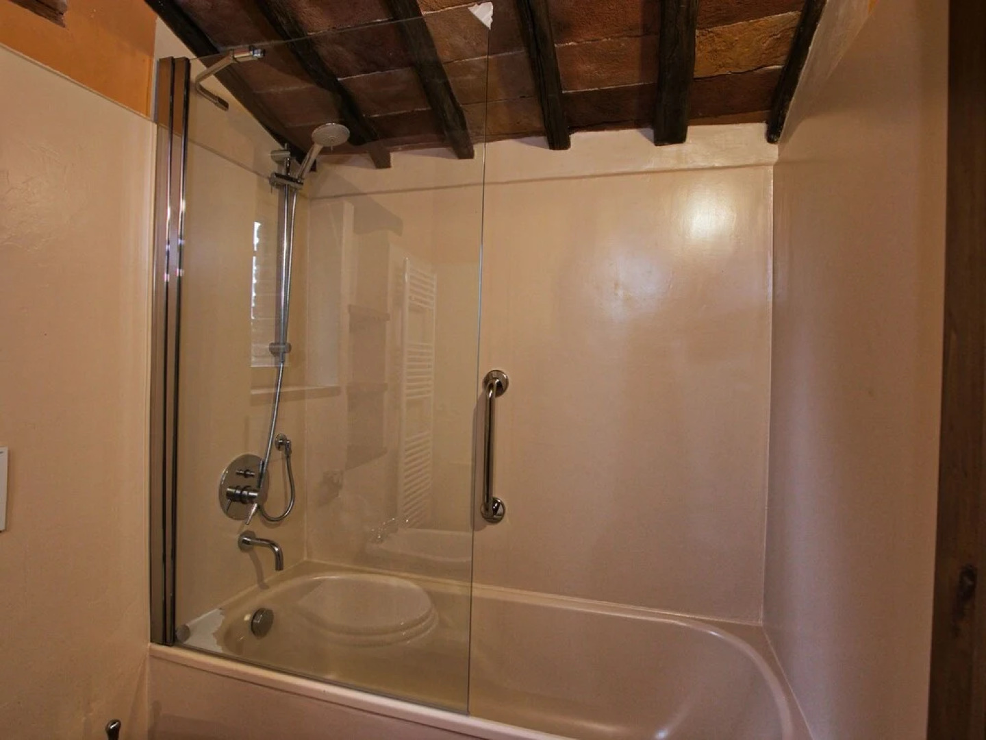 Magnificent Farmhouse in Lucignano With Swimming Pool