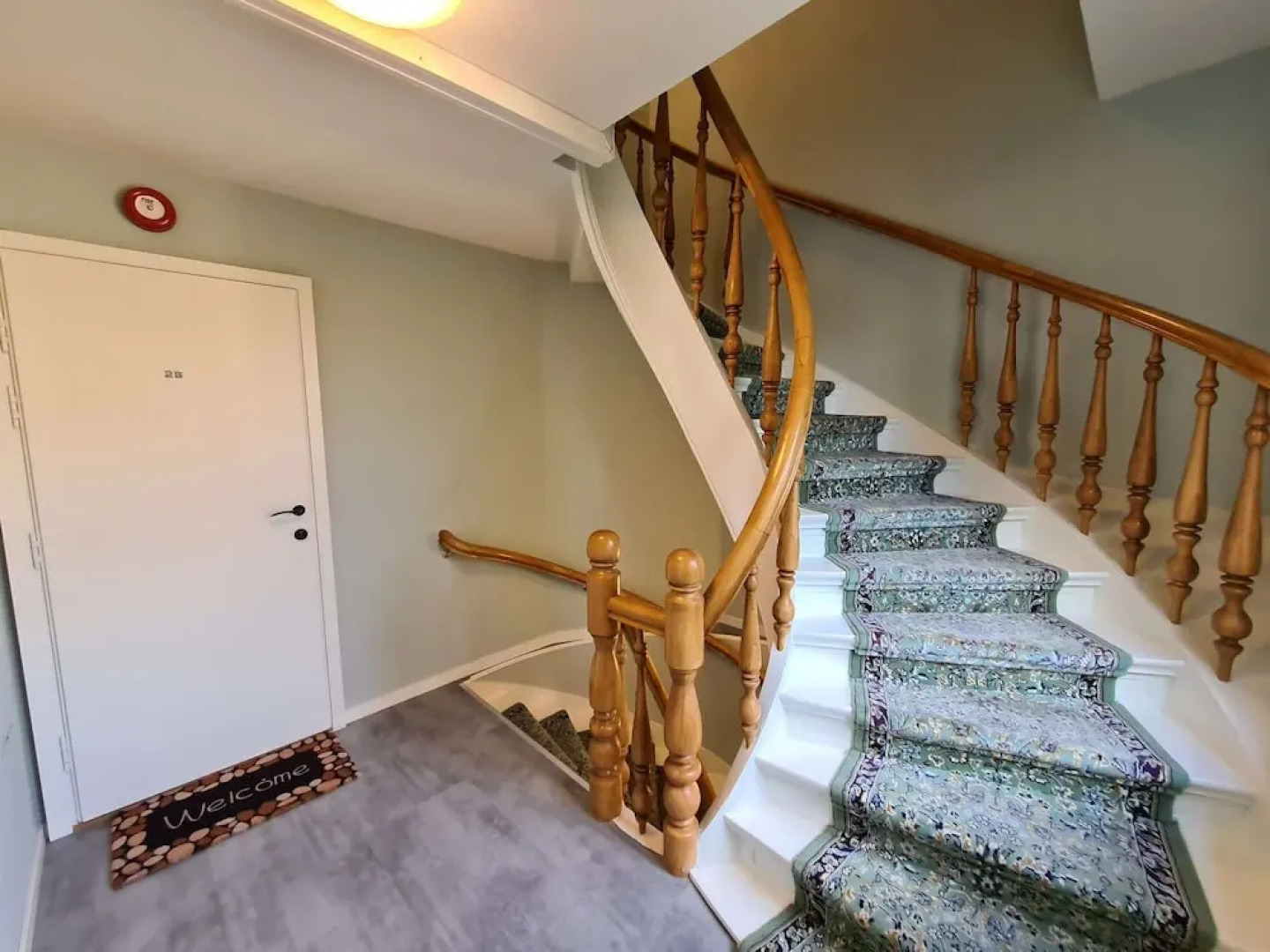 Spacious And Modern 3-bedroom Near Center, Free Parking