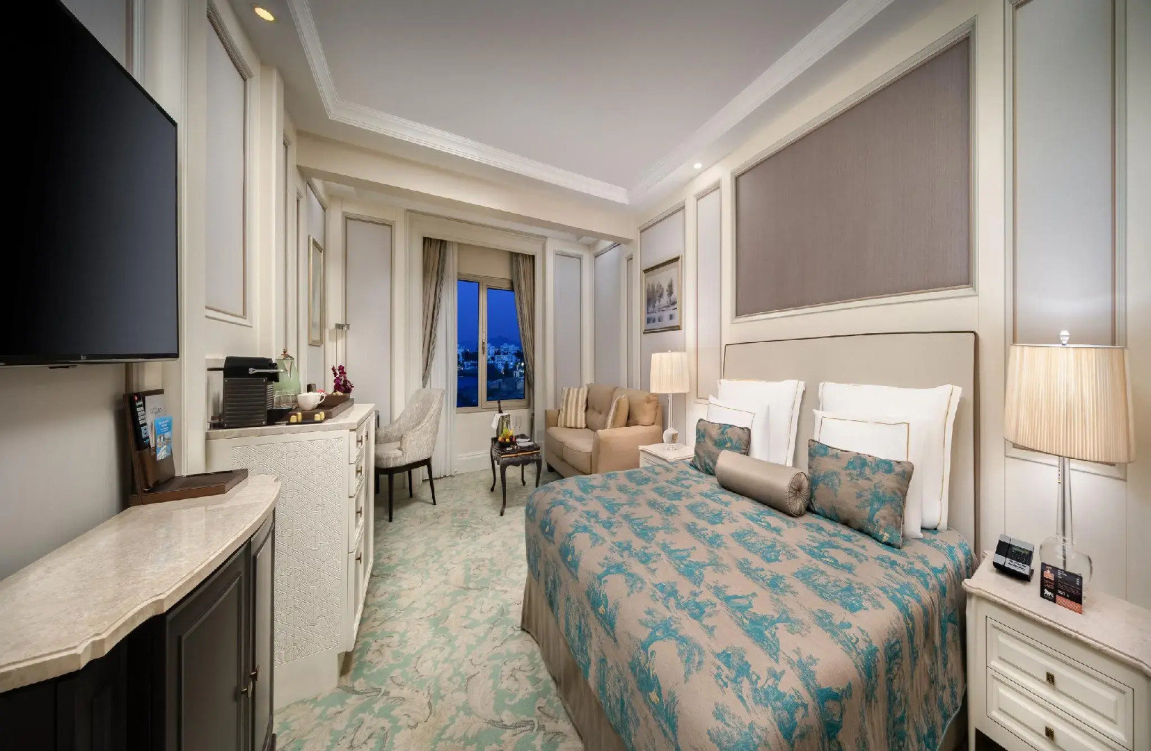 Les Ambassadeurs Marina Hotel & Casino