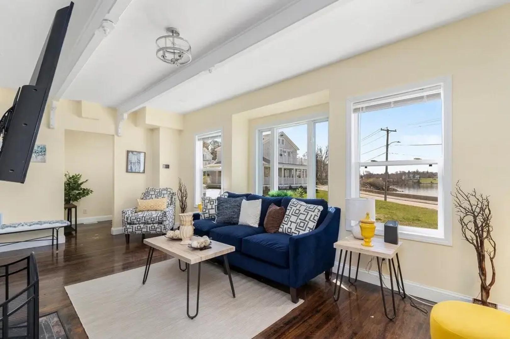 Spacious Coastal Tiverton Waterfront Getaway 3 Bedroom Cottage By Redawning