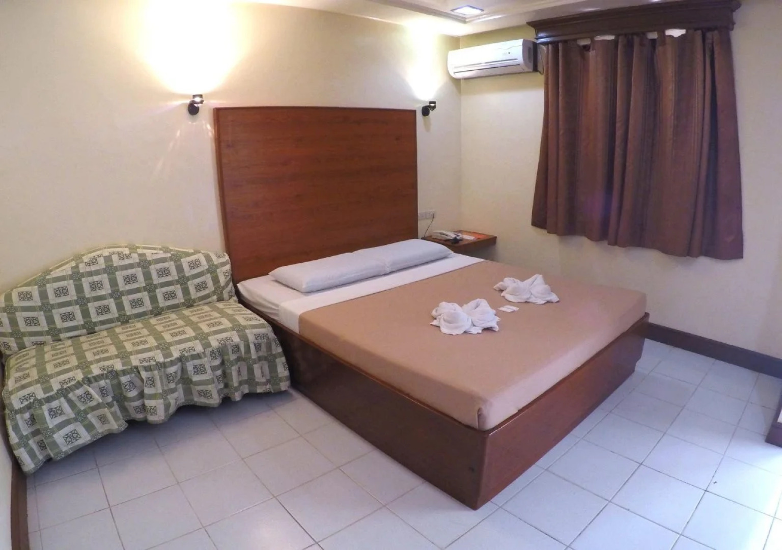 Ivory Hotel and Suites