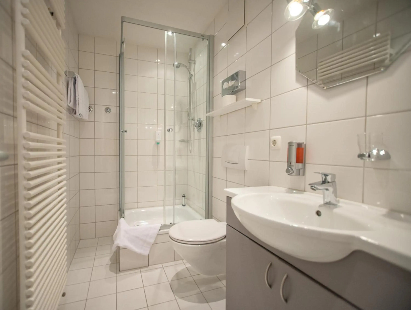 Hotel am Hachinger Bach by Blattl