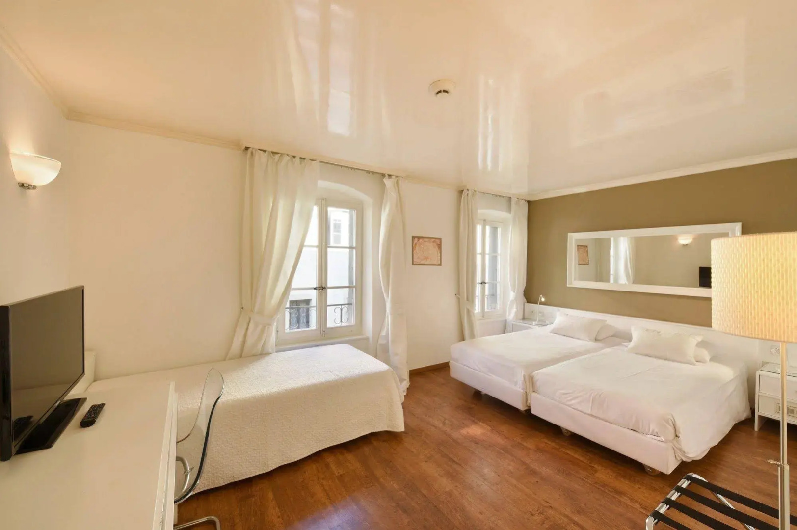 L'HÔTEL by Hostellerie du Château