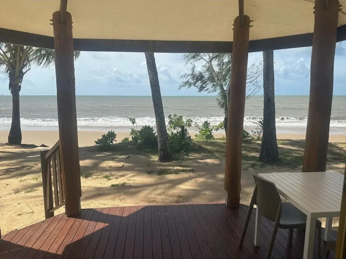 Ellis Beach Oceanfront Bungalows