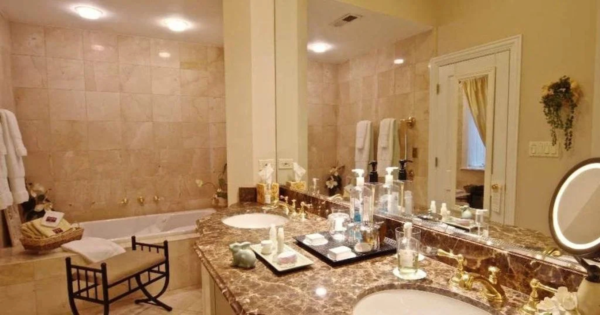 Harvey House Bed & Breakfast