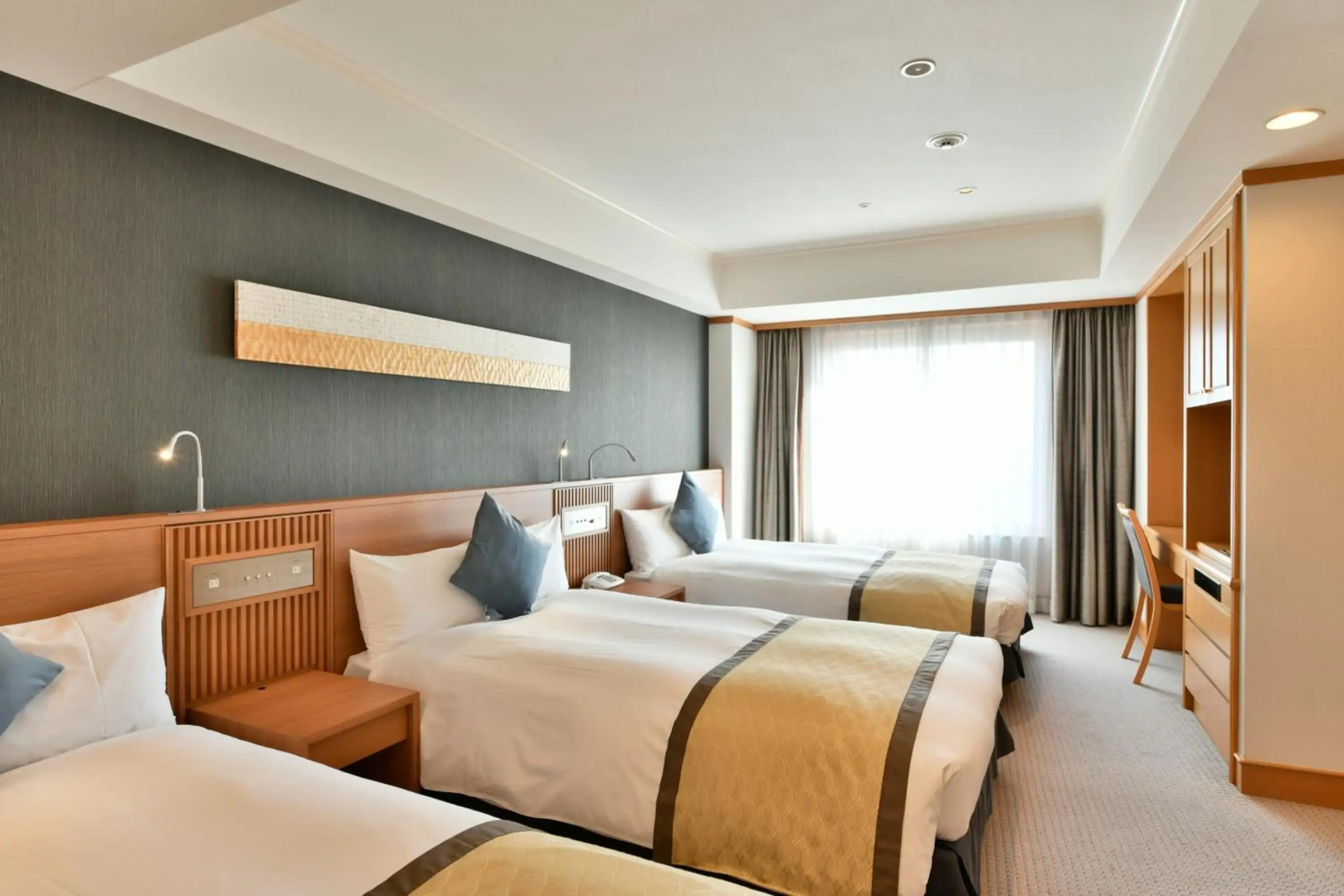 Отель Narita Tobu Hotel Airport