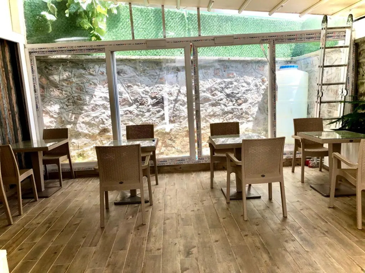 White Island Boutique Hotel