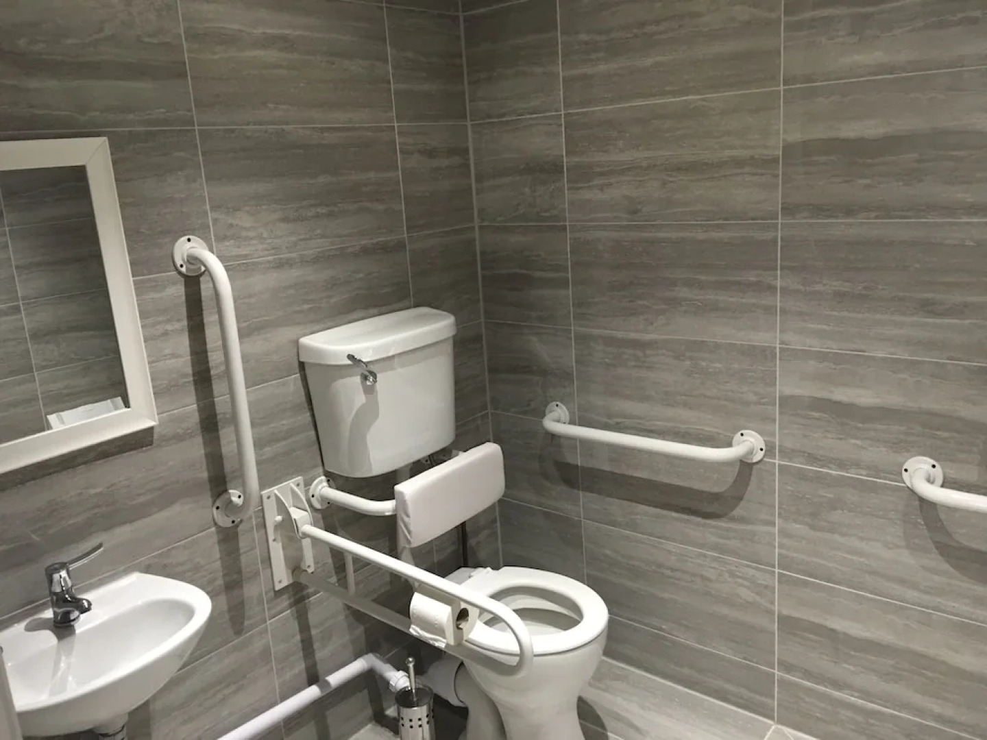 The Waves Bar Cafe B and B Hotel