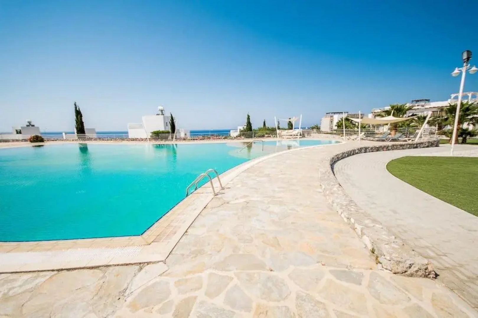 Boutique seafront apartment