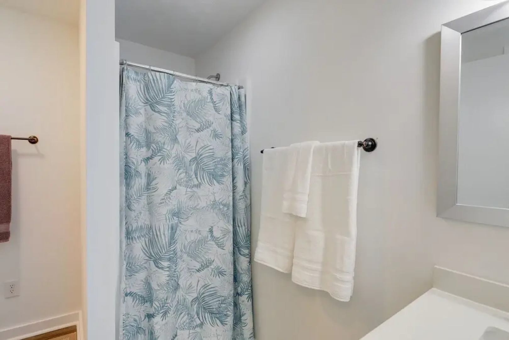 Well-equipped Morehead City Home ~ 5 Mi to Beach!