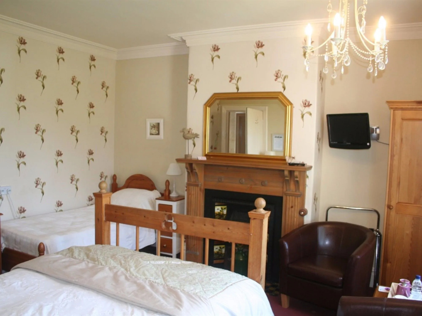 Glan Heulog Guest House