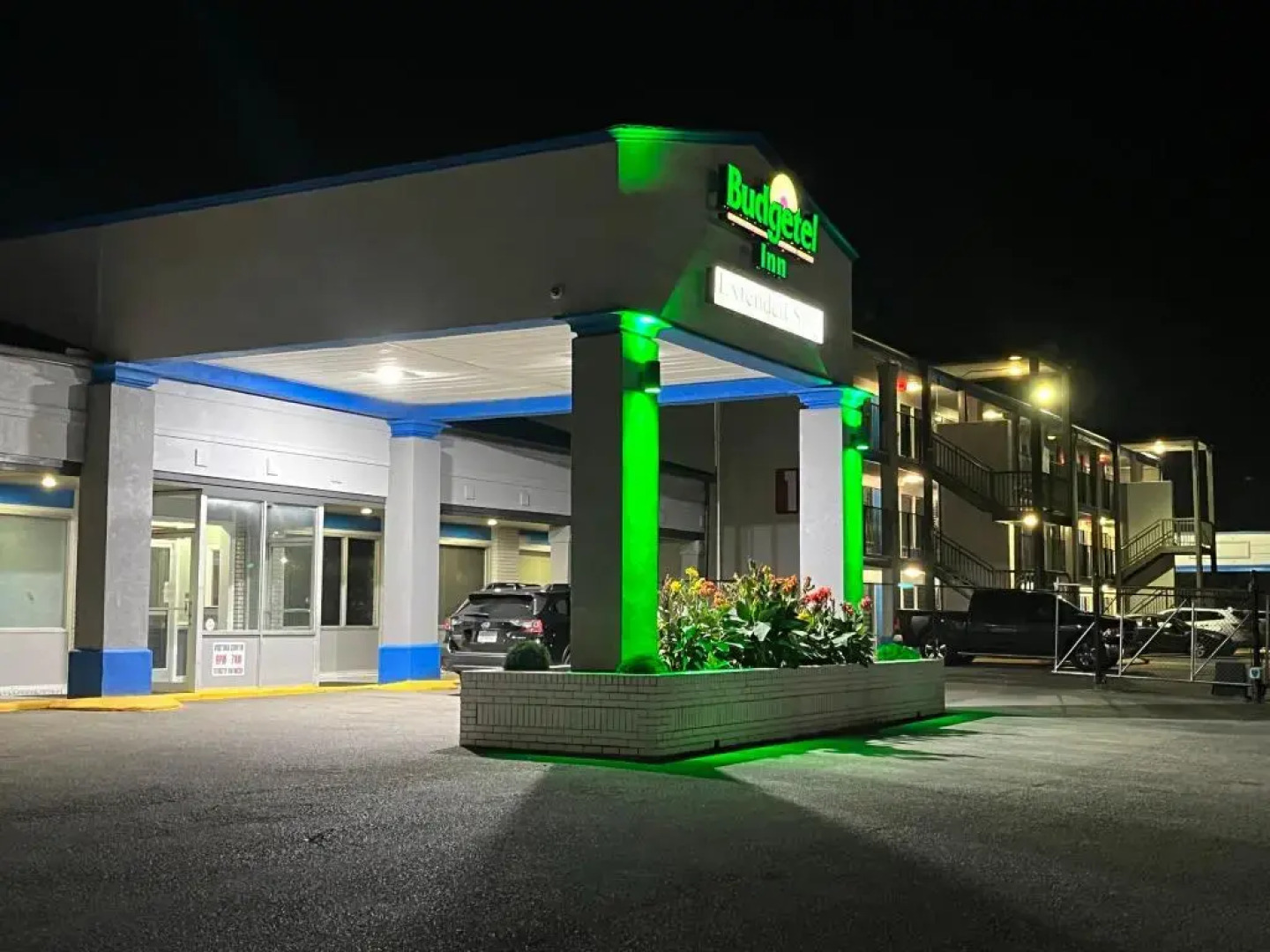 Budgetel Inn & Suites