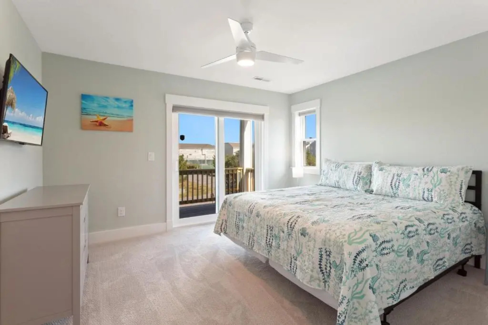 1688 Beach Wood 3 Min Walk to Beach