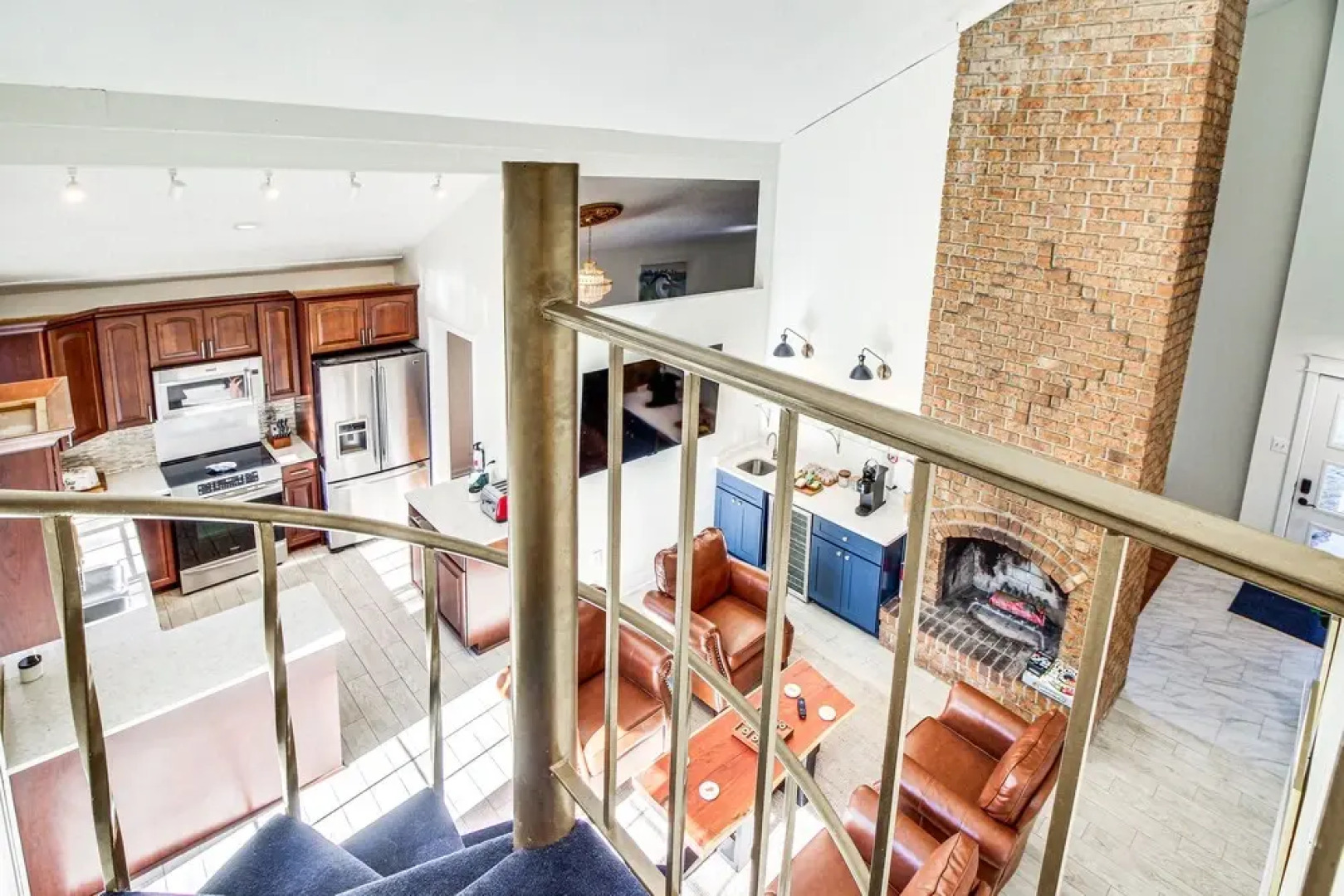 Chic Georgia Abode w/ Lounge Living: Near Beaches!