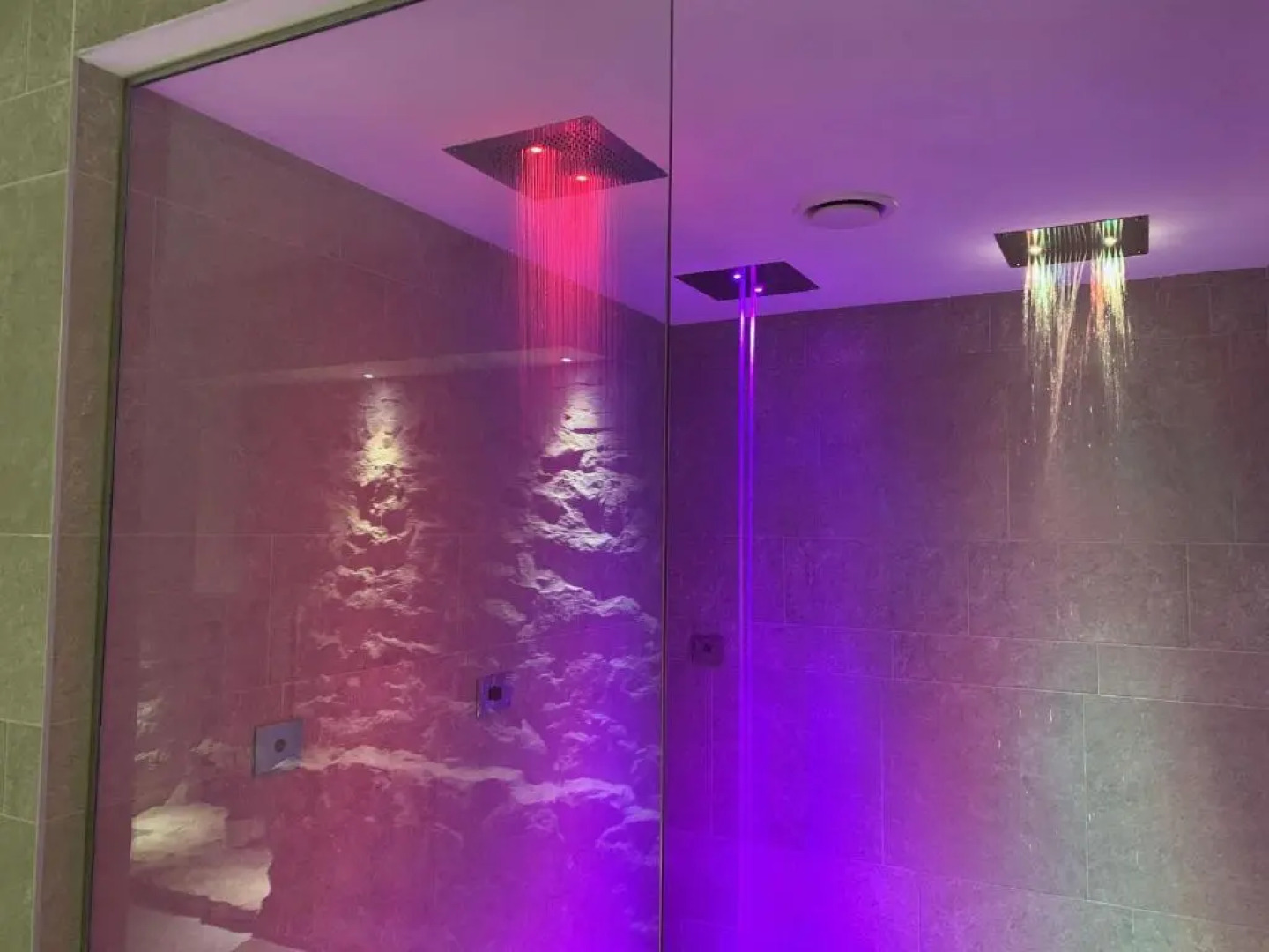 Spa & Wellness by Des Anglais " Ingresso SPA gratuito"