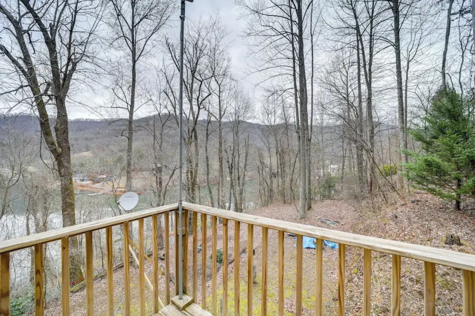 Santeetlah Lake Retreat w/ Dock: Walk to Water!