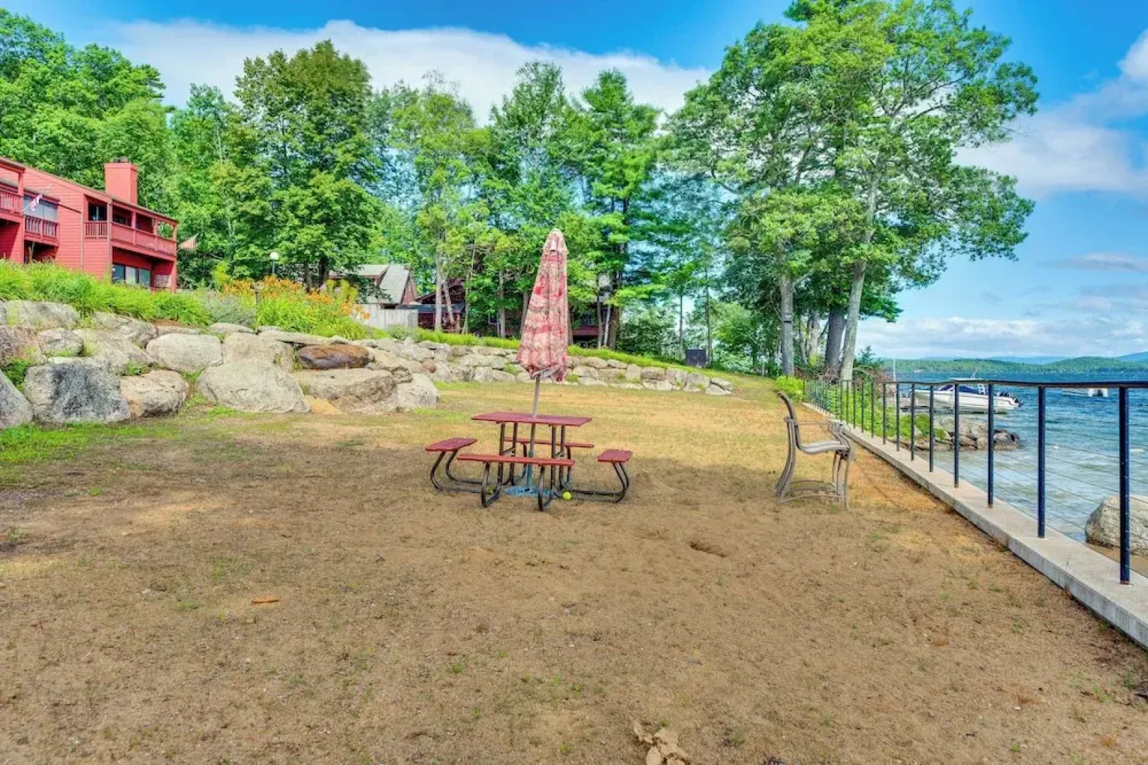 Waterfront Community: Lake Winnipesaukee Retreat!